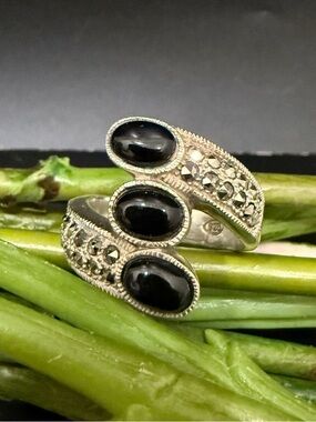 Vintage 925 Sterling Silver 3- Row Stones Black Onyx & Marcasite Ring Size 9